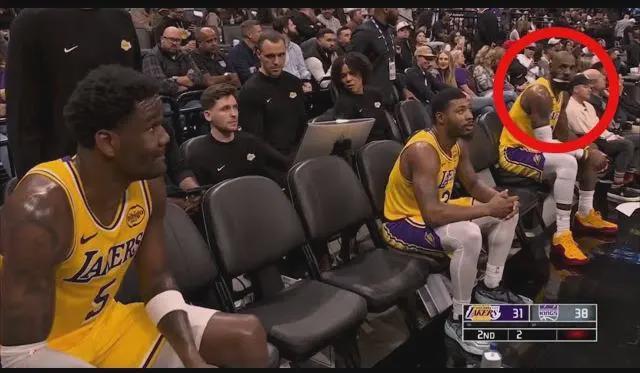 Kaiyun-艾顿遭詹姆斯死亡凝视后脱胎换骨,但再瞪防守短板也难以弥补